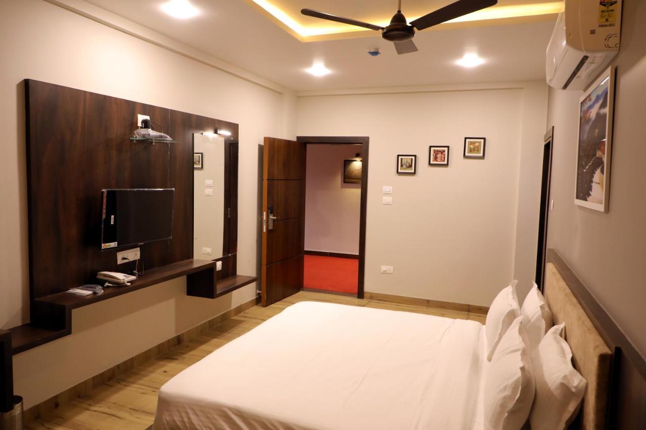 Hotel Nest Bhuj Εξωτερικό φωτογραφία